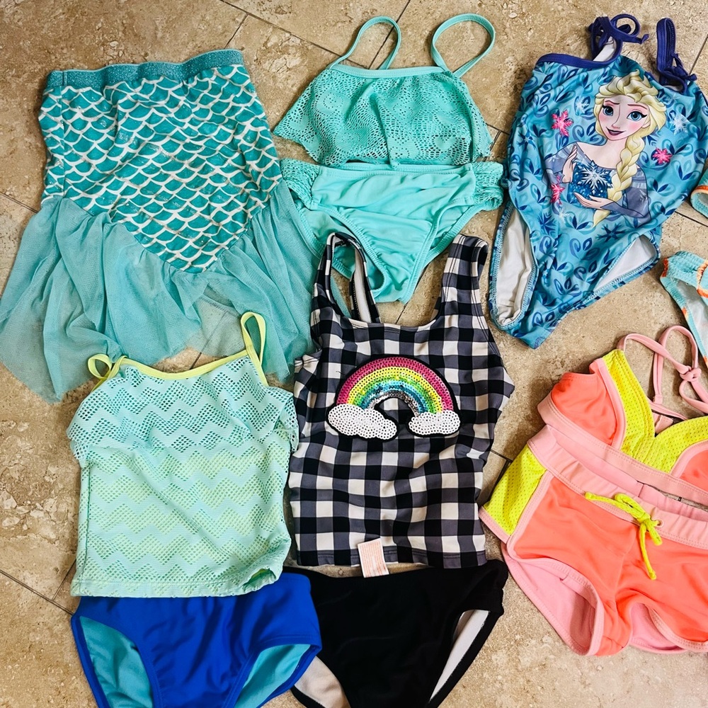 Huge girls 4/5 bathing suit, coverup and mermaid skirt lot - Picture 4 of 5